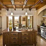 Rising Sun At The Plaza One-Bedroom Holiday Home